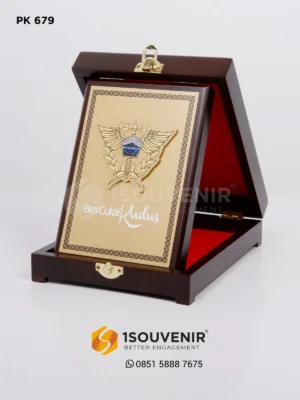 Plakat Kayu Cendera Mata dari Bea C…