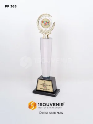 Piala Penghargaan FLS3N Juara I Ens…