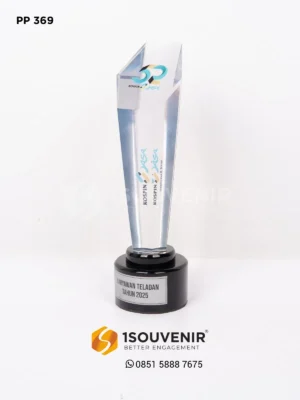 Piala Penghargaan Karyawan Teladan…