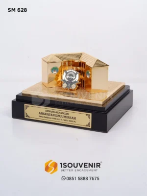 Miniatur Gedung Pondok Pesantren La...