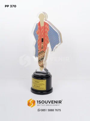 Piala Penghargaan Toppreneurs Globa...