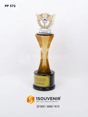 Piala Penghargaan Bea Cukai Juanda ...