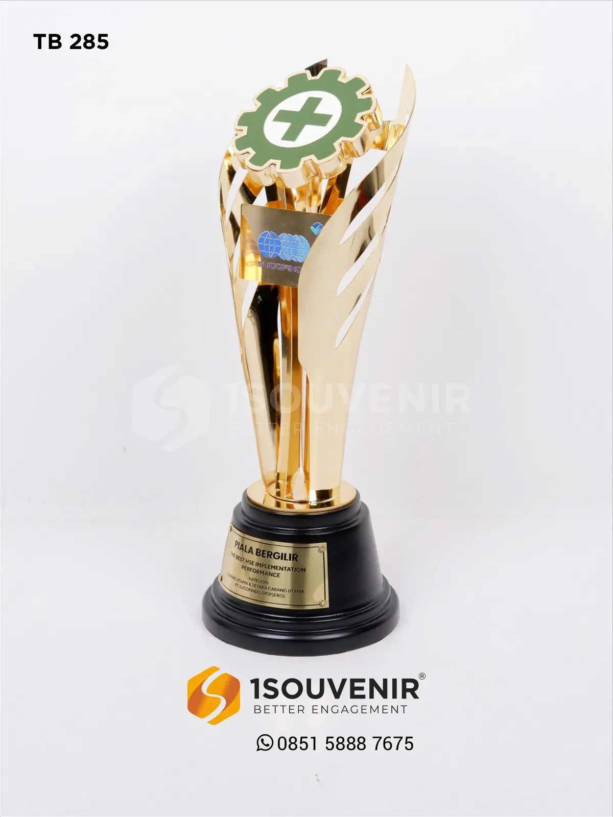 Piala Bergilir The Best HSE Implementation dari PT Sucofindo TB285 Piala Bergilir Best HSE Implementation