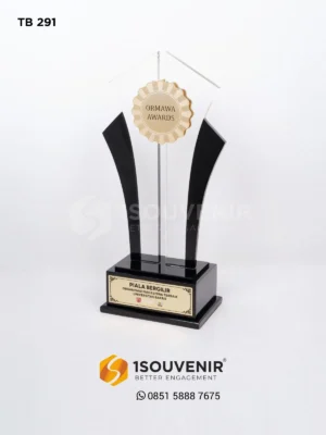 Piala Bergilir Ormawa Awards Univer…