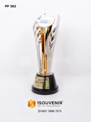 Piala Penghargaan Educational Insti...