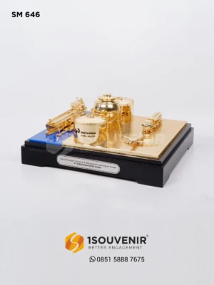 Miniatur Pelabuhan dan Kilang Minya…
