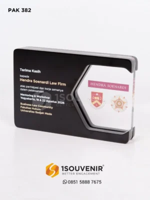 Plakat Kayu Akrilik Business Law Communi...