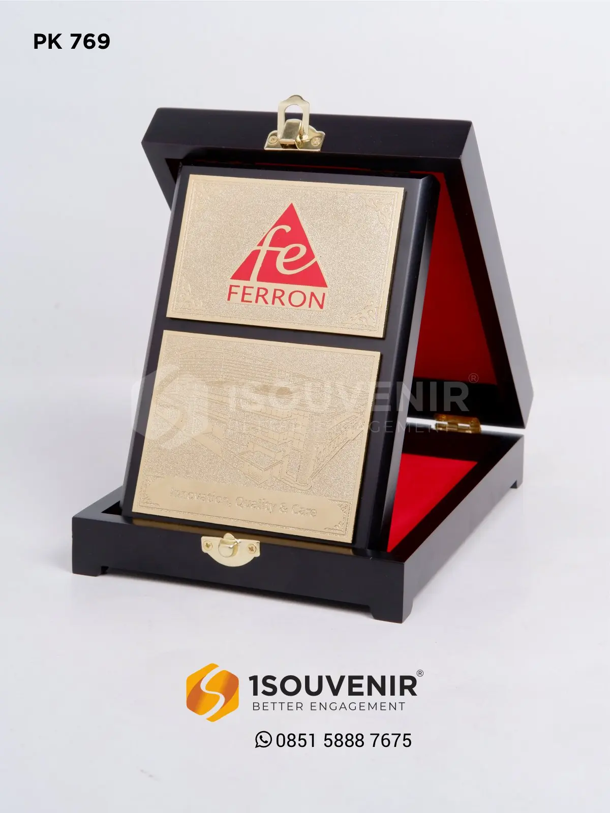Plakat Kayu Cendera Mata PT Ferron Par Pharmaceuticals PK769 Plakat Kayu Ferron Innovation
