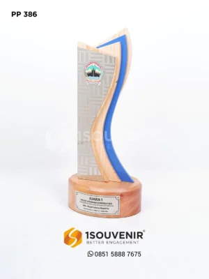 Piala Penghargaan Medik Veteriner Berprestasi Tingkat Provinsi Jawa Tengah Tahun 2026