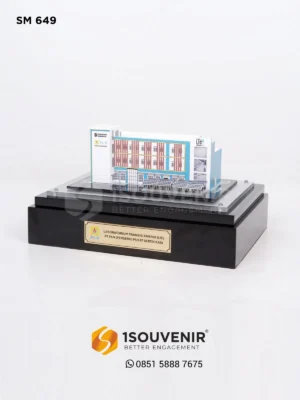 Miniatur Bangunan Laboratorium Tran...