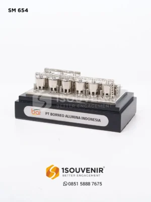 Miniatur Tanki Settler Washer Cendera Mata dari PT Borneo Alumina Indonesia