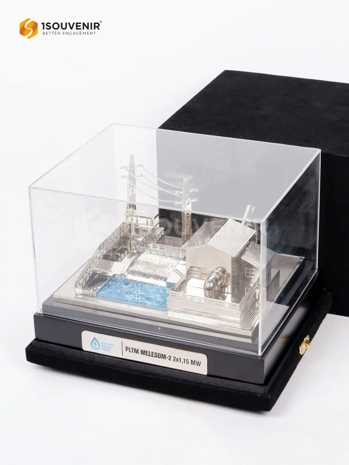 Miniatur Pembangkit Listrik Cendera Mata dari PLTM Melesom DETAIL2-SM659 Miniatur PLTM Melesom