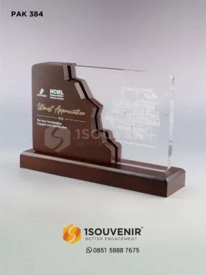 Plakat Kayu Akrilik Penghargaan Utmost A...