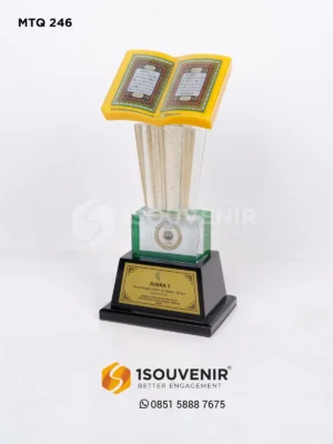 Ide Rekomendasi Hadiah Lomba 17 Agustus yang Menarik Piala MTQ Musabaqah Hifdz Al-Quran 30 Juz Kategori Putri UIN Maulana Malik Ibrahim Malang
