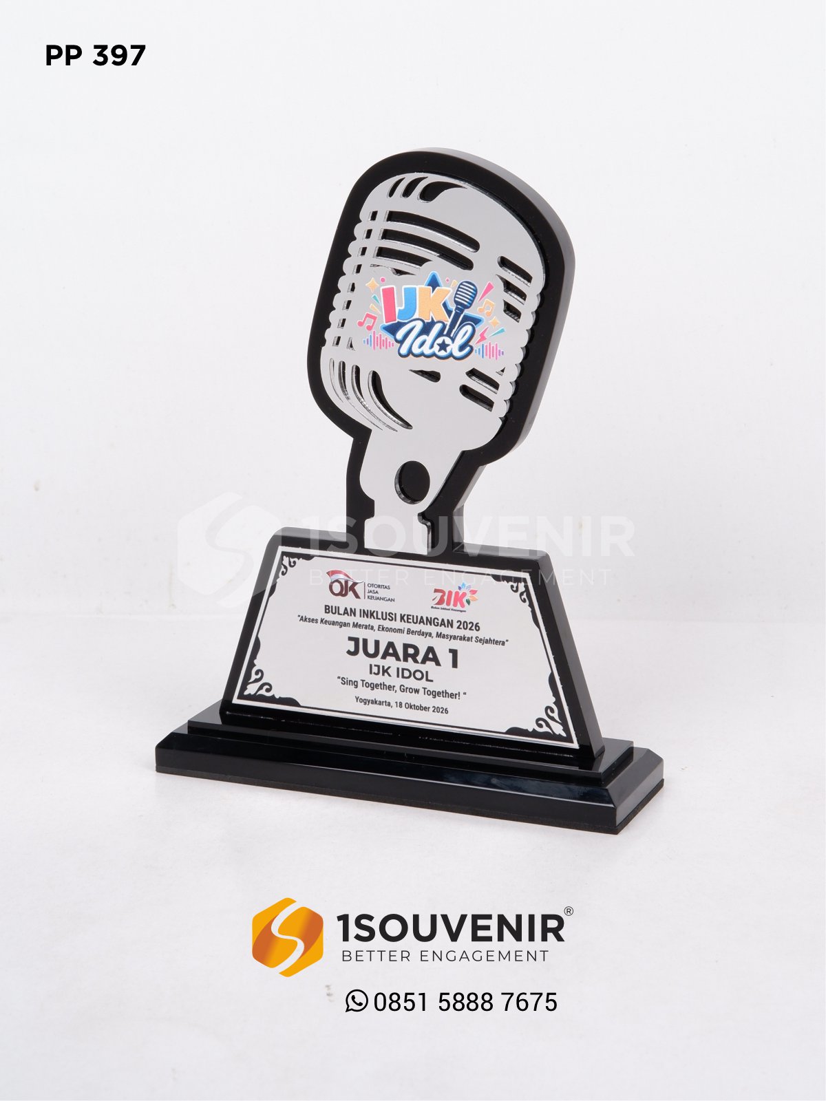 Piala Penghargaan Mikrofon IJK Idol Bulan Inklusi Keuangan