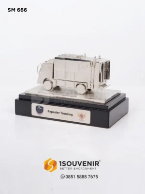 Miniatur Kendaraan Repeater Trunking Ken...